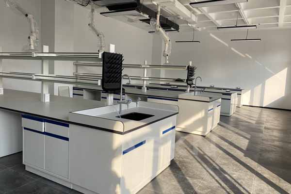 如何正確選擇實驗臺的材質(zhì)？