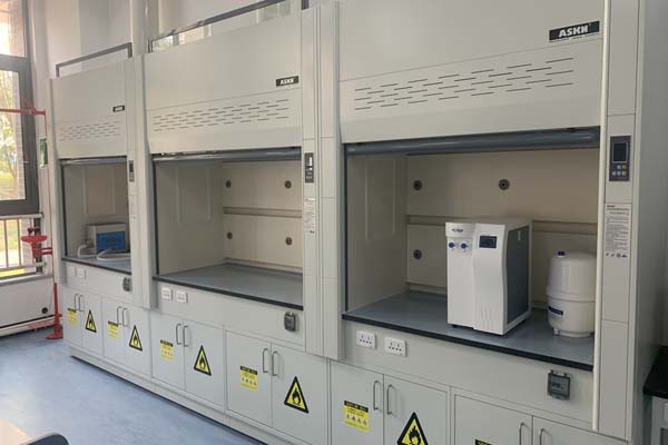 通風(fēng)柜通風(fēng)櫥使用時(shí)需要注意的安全事項(xiàng) 通風(fēng)柜通風(fēng)櫥使用時(shí)需要注意的安全事項(xiàng)