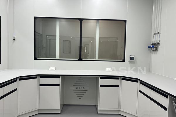 新款全鋼實驗臺定做多少錢?